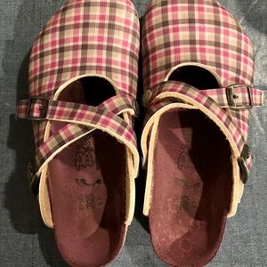 Girls size 1 Birkenstock’s